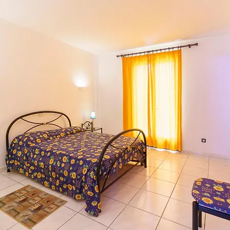 La Caletta Corsa - 2 Con Terrazza Privata, Aria Condizionata, 100m Dal Mare